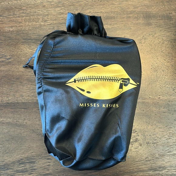 Misses kisses deep plunge bra kit - Picture 3 of 3